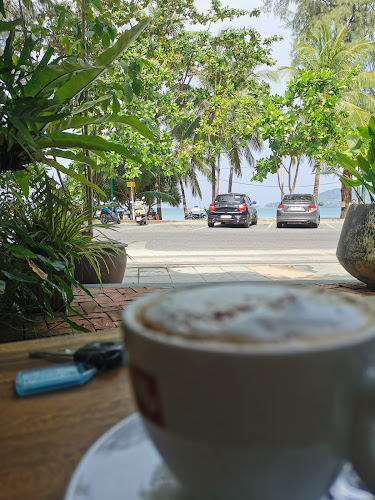 Hern Coffee and Bistro - การบริการอาหารและที่พัก