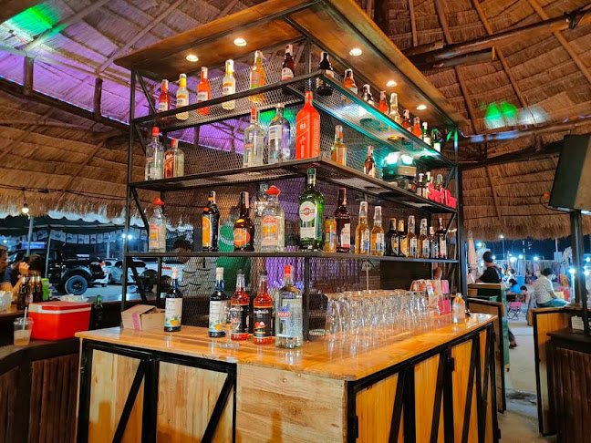 สวนขอบฟ้ามาร์เก็ต นครสวรรค์ - การบริการอาหารและที่พัก