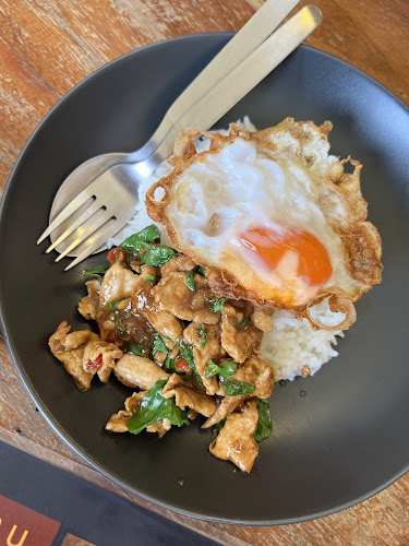 หวานหวานไอติมกะทิสด - การบริการอาหารและที่พัก