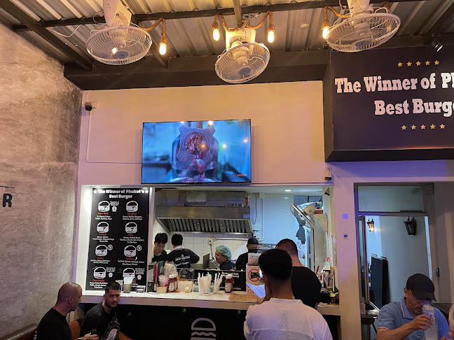 198 9 ซอย ราษฎร์อุทิศ 200 ปี 1 ตำบลป่าตอง อำเภอกะทู้ ภูเก็ต 83150