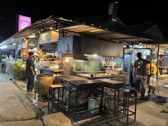 ไต๋กิ๊ก เมี่ยงปลาเผา - การบริการอาหารและที่พัก