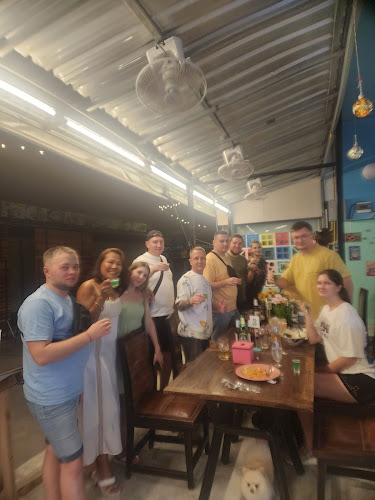 Opinii despre Aree's Kitchen & Lounge în อำเภอเมืองภูเก็ต - การบริการอาหารและที่พัก