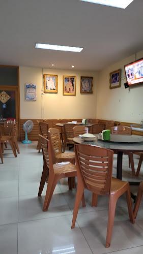 ร้านนัดพบยูงทอง 金孔雀餐厅 - การบริการอาหารและที่พัก