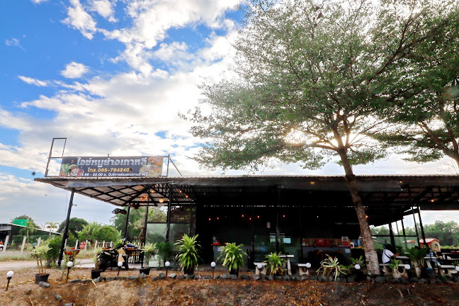 J33V+4CM ถ. ตากสิน ตำบล ตลาด อำเภอเมืองจันทบุรี จันทบุรี 22000