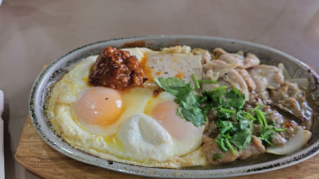 มอร์นิ่งอุบลฯ - การบริการอาหารและที่พัก