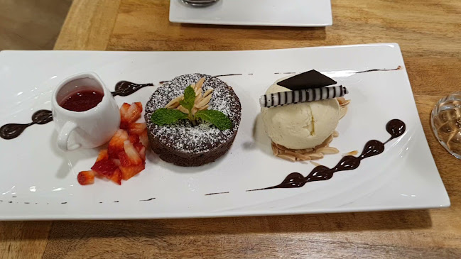 Opinii despre Chocolate Factory Pattaya Parking în อำเภอบางละมุง - การบริการอาหารและที่พัก