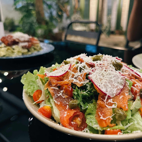 Nailed It Downtown - การบริการอาหารและที่พัก