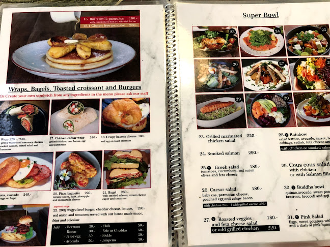 Gallery Cafe Phuket - การบริการอาหารและที่พัก