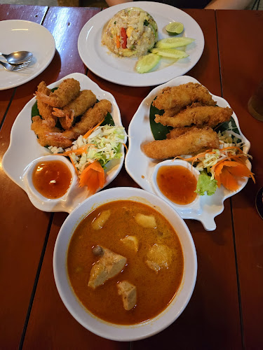 Opinii despre Red Chair în อำเภอเมืองภูเก็ต - การบริการอาหารและที่พัก