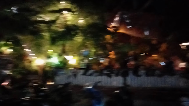 Lazio Cafe / ร้านสเต็กและเครื่องดื่มฮาลาล - การบริการอาหารและที่พัก