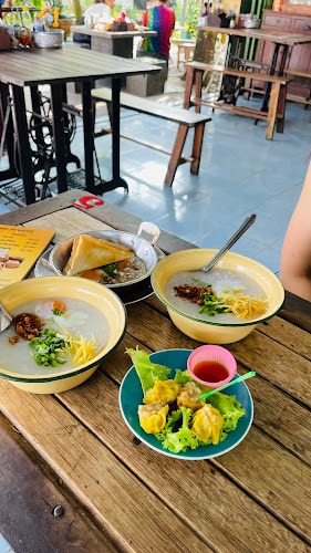 Opinii despre ร้านกาแฟโบราณป้ายแดง สข๒๕๕๕ în อำเภอหาดใหญ่ - การบริการอาหารและที่พัก