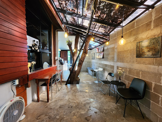 Awakening.cafe - การบริการอาหารและที่พัก