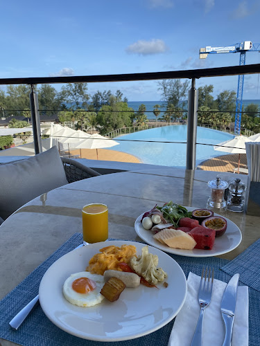 Opinii despre 7th Floor Restaurant & Bar în อำเภอถลาง - การบริการอาหารและที่พัก