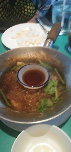 ร้านสะพานโยง จ.ศ. ๑๒๗๙ - การบริการอาหารและที่พัก