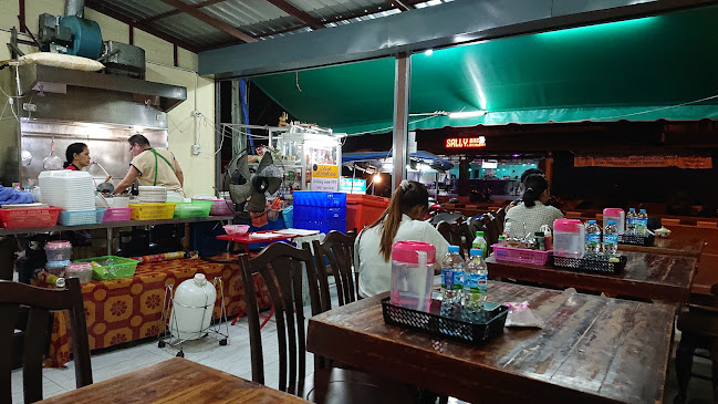 Opinii despre MAMA Thai Food Restaurant în อำเภอเมืองภูเก็ต - การบริการอาหารและที่พัก