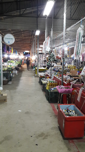 ตลาดผู้ใหญ่กุ่ย - อำเภอบางละมุง