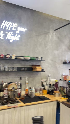 HYPE Coffee Bar (ที่จอดรถอยู่ชั้นใต้ดิน ทางลงอยู่ติดกับร้าน)