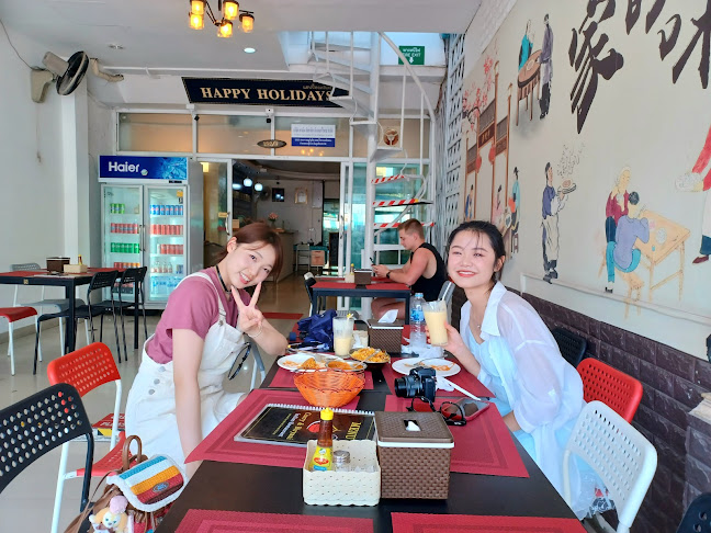 132/3 ถ. ราษฏร์อุทิศ 200 ปี ตำบลป่าตอง อำเภอกะทู้ ภูเก็ต 83150