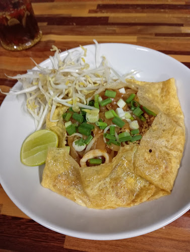 Opinii despre ร้านอาหารอิสลามหัวควน(ก๊ะสาว) în อำเภอกะทู้ - การบริการอาหารและที่พัก