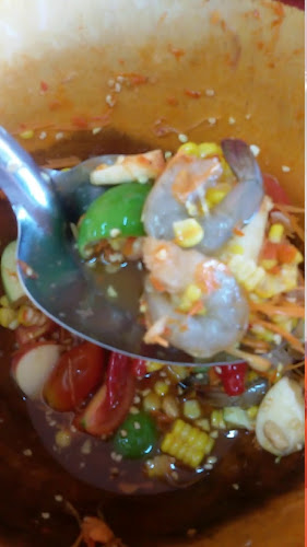 ร้านแซ่บนัวครัวอีสานกำแพงเพชร - การบริการอาหารและที่พัก