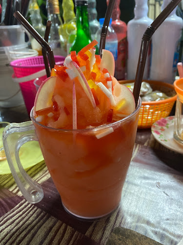 ร้านเหล้าปั่น - การบริการอาหารและที่พัก