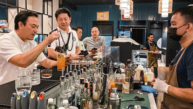 ลา พิคโคล่า คาเฟ่ แอนด์ เรสเตอรรอง