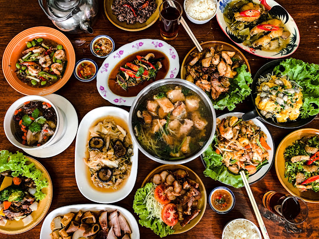 ข้าวต้มปักนั้ง 60 ปี - การบริการอาหารและที่พัก