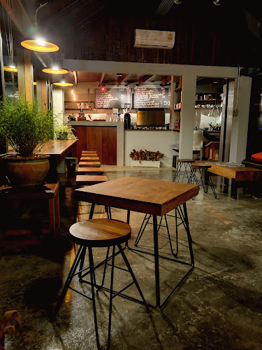 Opinii despre บ้านเฉลียง Bann Chaliang în อำเภอเมืองอุบลราชธานี - การบริการอาหารและที่พัก