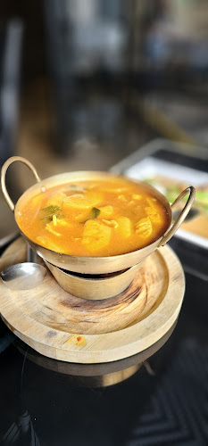 คุณเอียดชาววัง & ANYA Cafe - การบริการอาหารและที่พัก