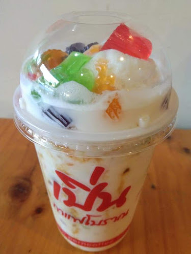 Opinii despre ร้านกาแฟ Nutcoffee สาขาสนม(NUT COFFEE) în อำเภอ สนม - การบริการอาหารและที่พัก