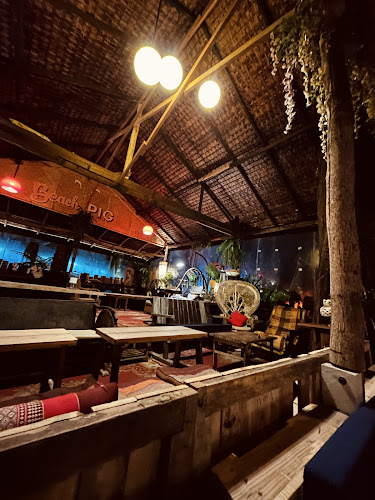 Beach Pig - การบริการอาหารและที่พัก