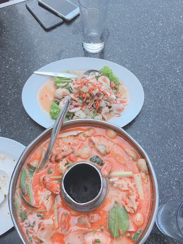 มุมอร่อย สาขานาเกลือ - การบริการอาหารและที่พัก