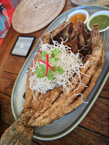 Opinii despre เดอะกลาสเฮ้าส์ ซิลเวอร์ în อำเภอบางละมุง - การบริการอาหารและที่พัก