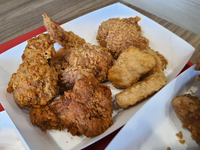 Comentarii opinii despre เคเอฟซี ศิลปากร ไดรฟ์ทรู