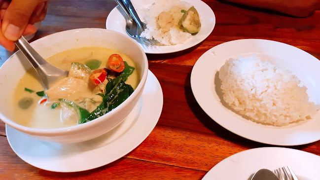 Ko dum restaurant - การบริการอาหารและที่พัก