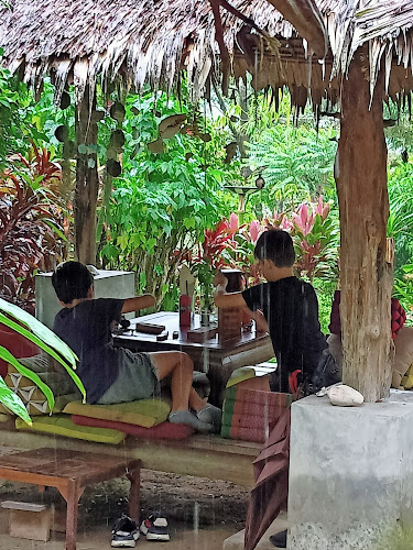 Mr. Dee Chilling Hill Bar