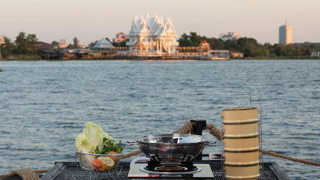 Opinii despre ล้านวิวชาบูริมน้ำ în เมือง - การบริการอาหารและที่พัก