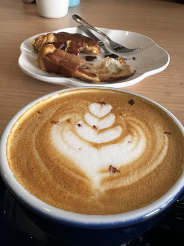 Opinii despre RestDay Coffee Bar & Bake House în อำเภอเมืองภูเก็ต - การบริการอาหารและที่พัก