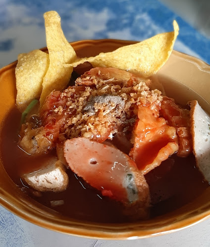 V9MP+8VR ตำบลตลาดเหนือ อำเภอเมืองภูเก็ต ภูเก็ต 83000