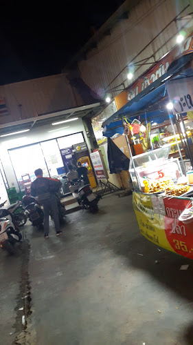 Opinii despre ตลาดนัดเรือบิน în อำเภอบางพลี - การบริการอาหารและที่พัก