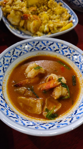 No.6 Restaurant Up The Hill - การบริการอาหารและที่พัก