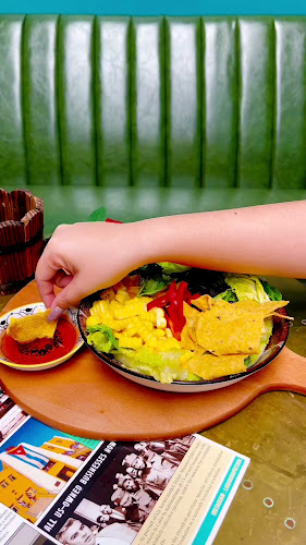 Opinii despre La Habana Bar & Restaurant Pattaya în อำเภอบางละมุง - การบริการอาหารและที่พัก