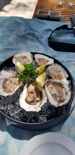 Catch Beach Club - การบริการอาหารและที่พัก