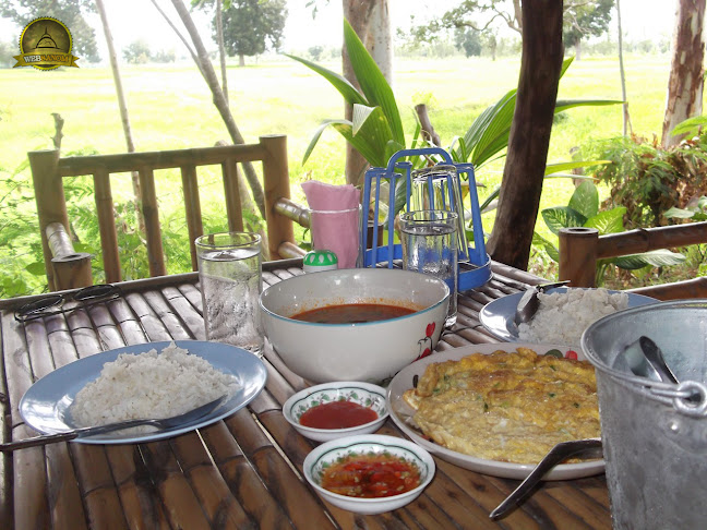 Opinii despre ร้านบุญเพชร în อำเภอ สนม - การบริการอาหารและที่พัก