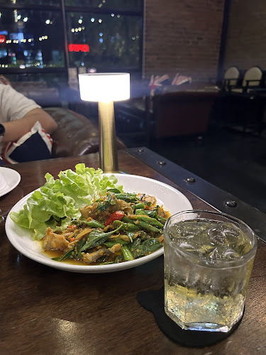 14 Bar & Restaurant Korat - การบริการอาหารและที่พัก