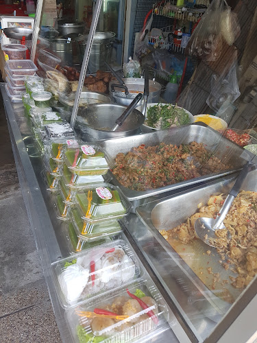 ข้าวแกงหน้าวัดสระแก้ว