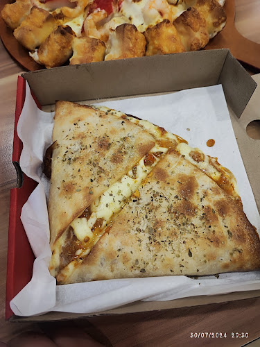 Comentarii opinii despre Pizza Hut 1150 - PTT Jomtien (พิซซ่าฮัท สาขาพีทีที จอมเทียน)