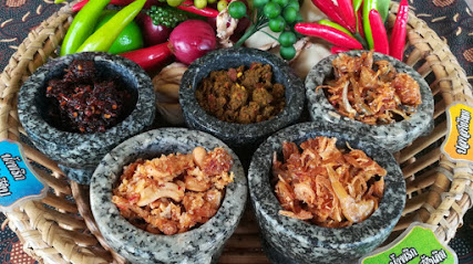 บังเดะ น้ำพริกกุ้งเสียบ แกงไตปลาแห้ง