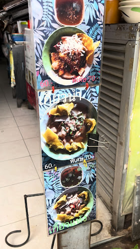 โกยูร หมี่ฮกเกี้ยน - การบริการอาหารและที่พัก