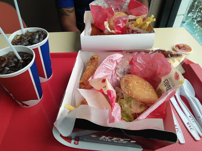 KFC HomePro Phuket - การบริการอาหารและที่พัก